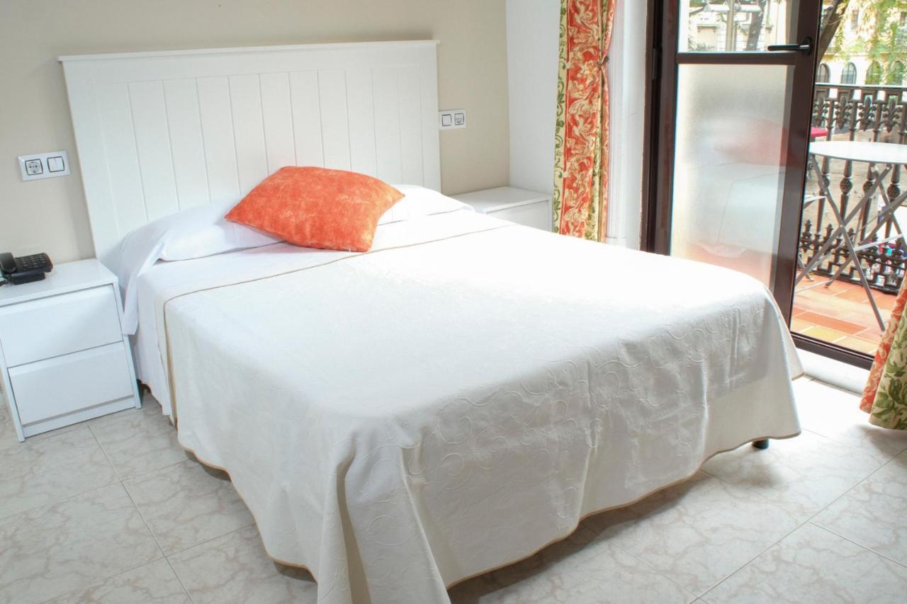 Hostal Ramos Barcelona Ngoại thất bức ảnh