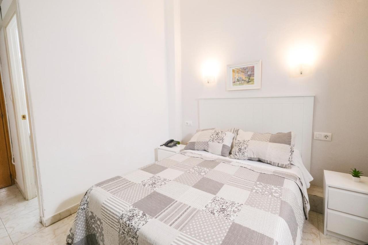 Hostal Ramos Barcelona Ngoại thất bức ảnh