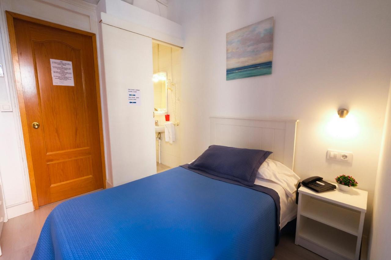 Hostal Ramos Barcelona Ngoại thất bức ảnh
