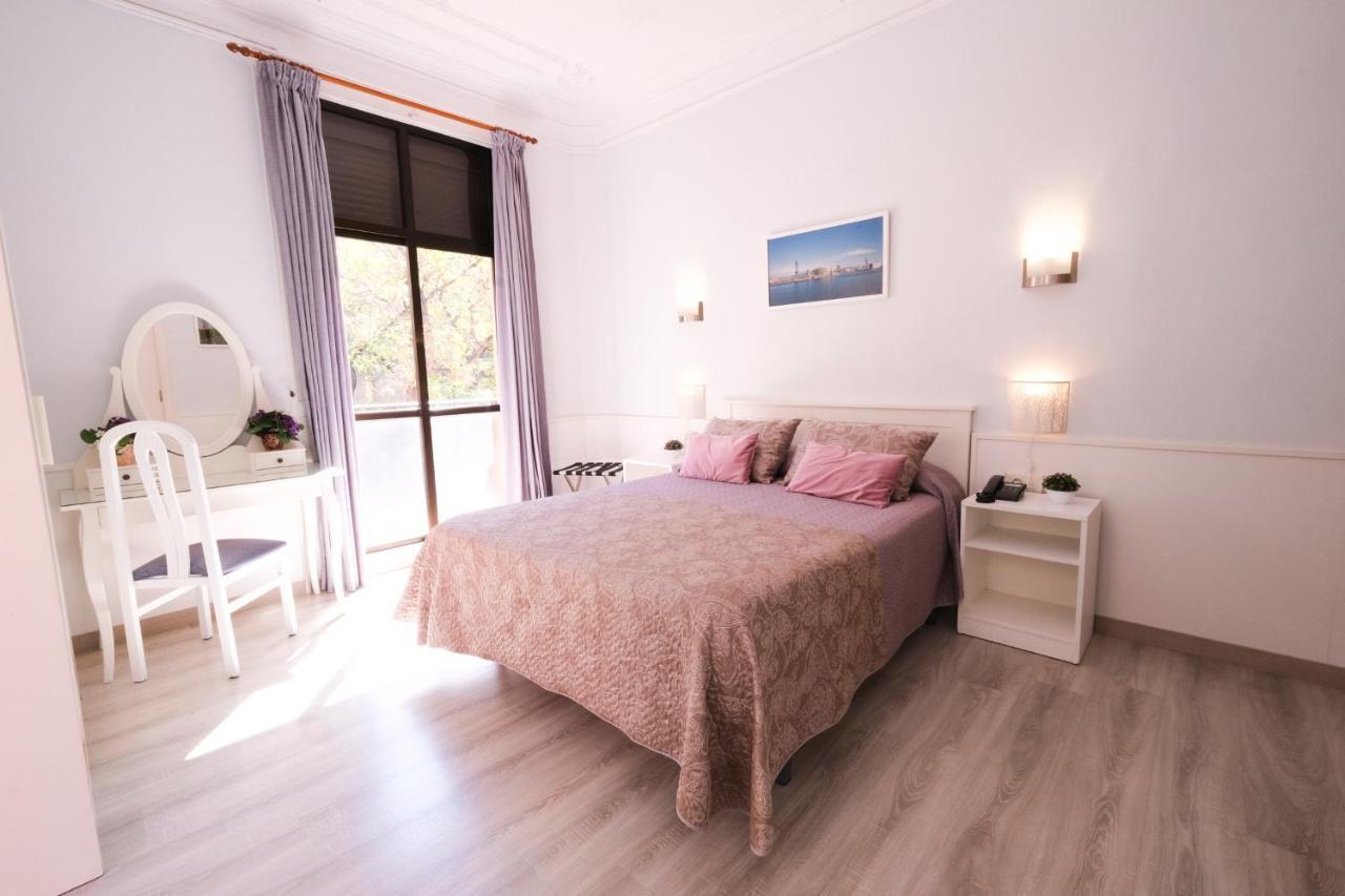 Hostal Ramos Barcelona Ngoại thất bức ảnh