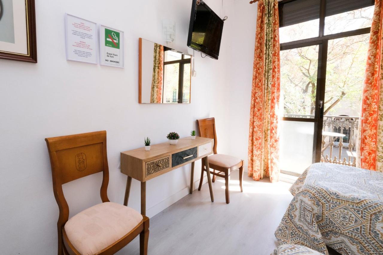 Hostal Ramos Barcelona Ngoại thất bức ảnh
