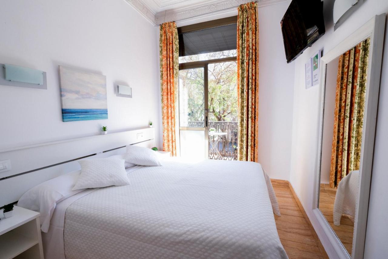 Hostal Ramos Barcelona Ngoại thất bức ảnh