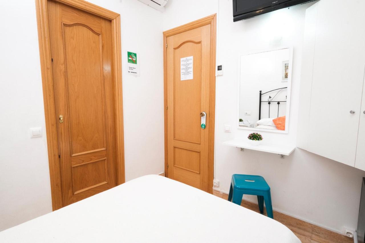 Hostal Ramos Barcelona Ngoại thất bức ảnh