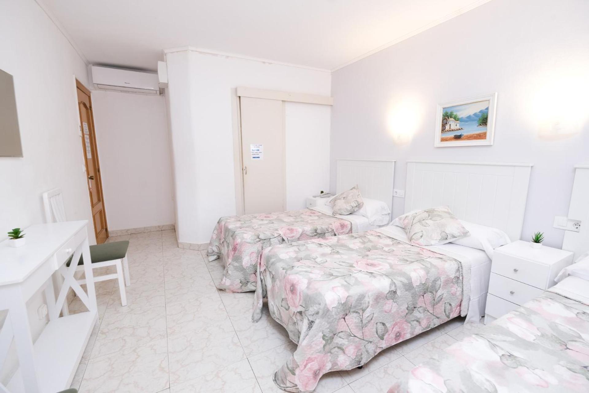 Hostal Ramos Barcelona Ngoại thất bức ảnh