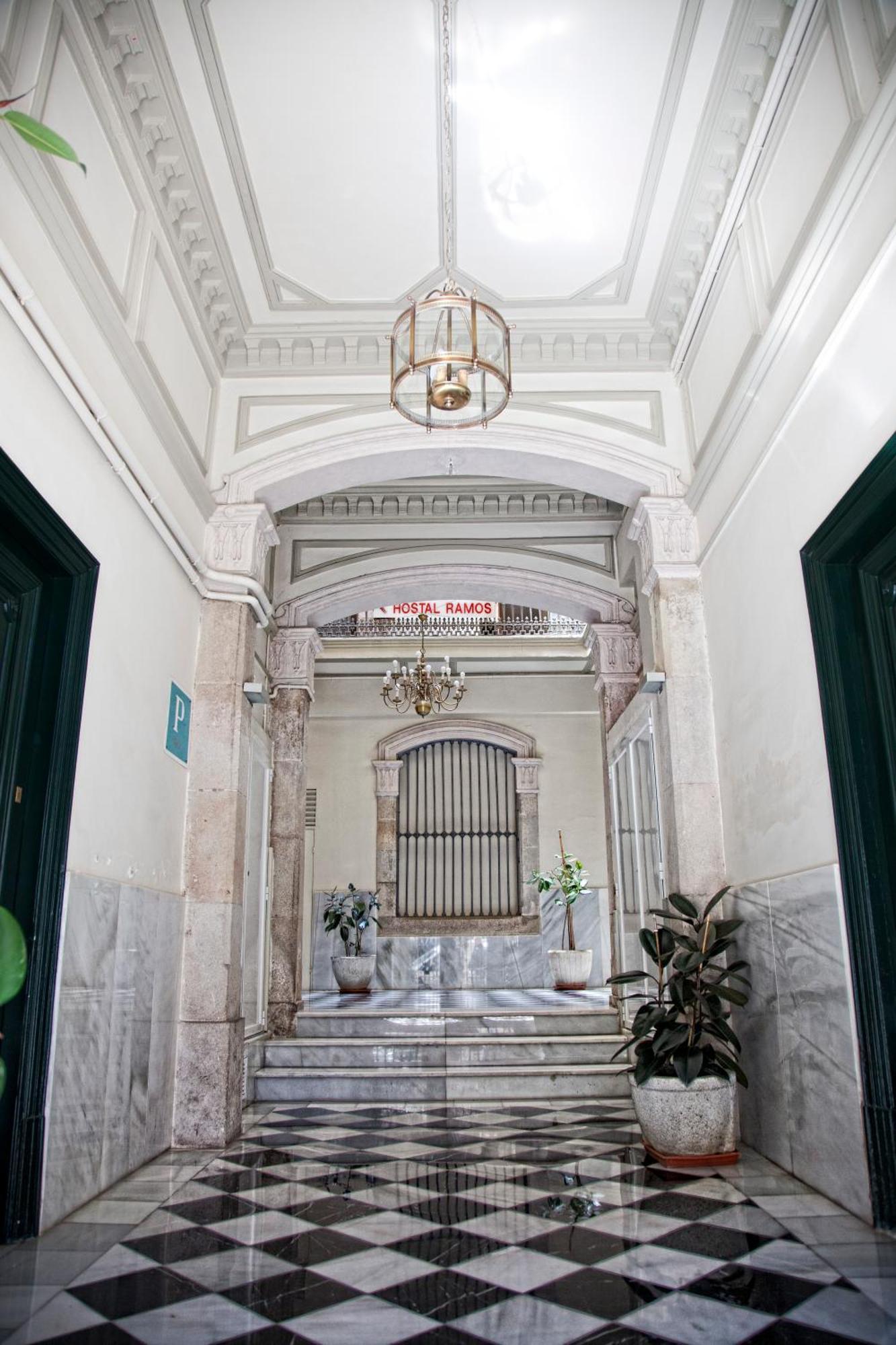 Hostal Ramos Barcelona Ngoại thất bức ảnh