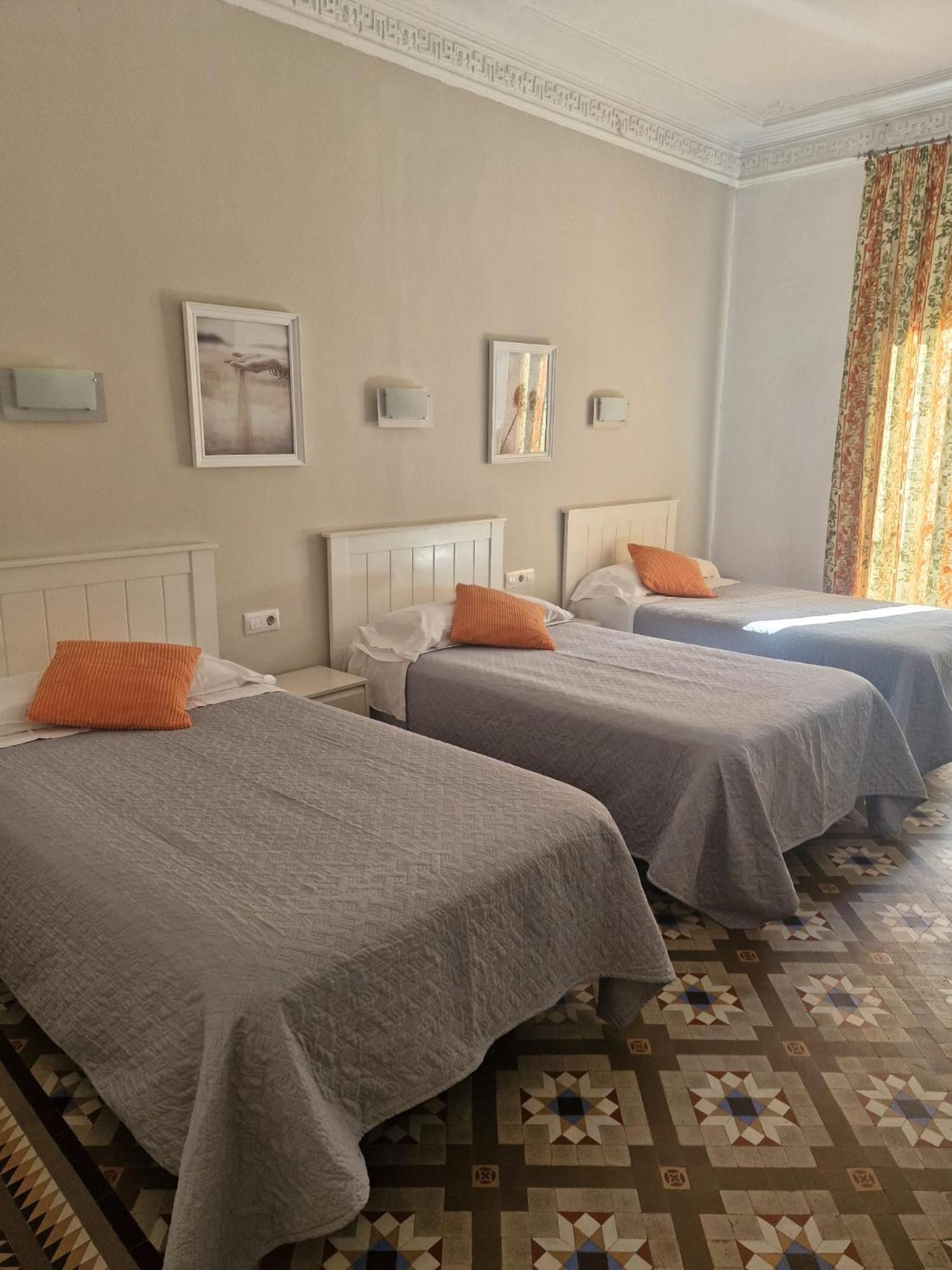 Hostal Ramos Barcelona Ngoại thất bức ảnh